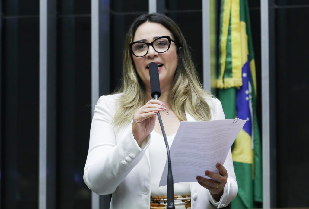 Deputada federal Rejane Dias dedicou vitória a todos os autistas do Brasil
